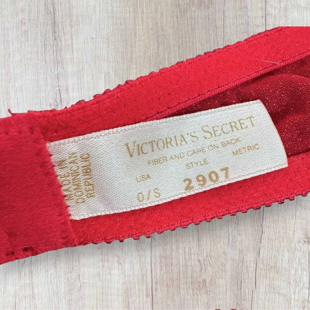 VICTORIA'S SECRET Style 2907 Red Lace Garter Belt Gold Label Vintage 90s 0/S - Picture 2 of 2